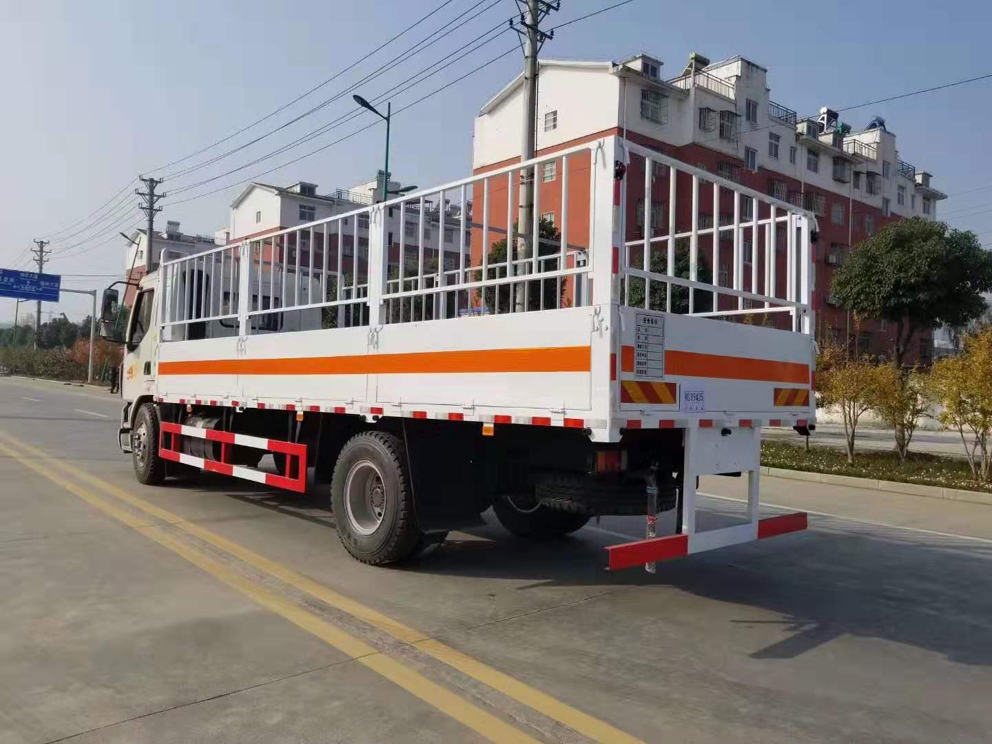 柳汽乘龍6.8米貨廂氣瓶運輸車 柳汽乘龍6.8米貨廂氣瓶運輸車