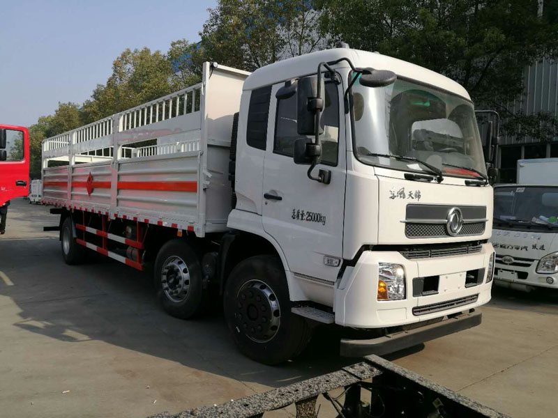 天錦8.6米(15.6噸)氣瓶車 天錦8.6米(15.6噸)氣瓶車