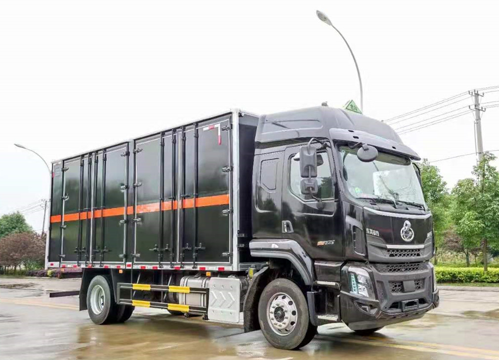 柳汽乘龍9.9噸高頂雙臥爆破器材車 柳汽乘龍9.9噸高頂雙臥爆破器材車