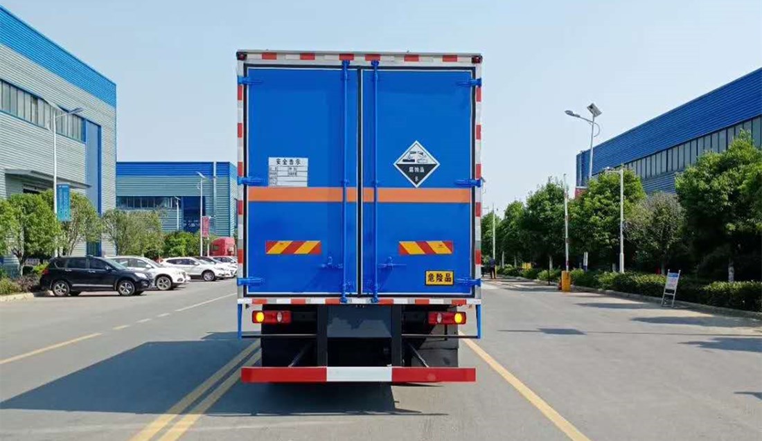 東風(fēng)天錦八類腐蝕性物品廂式貨車 東風(fēng)天錦八類腐蝕性物品廂式貨車