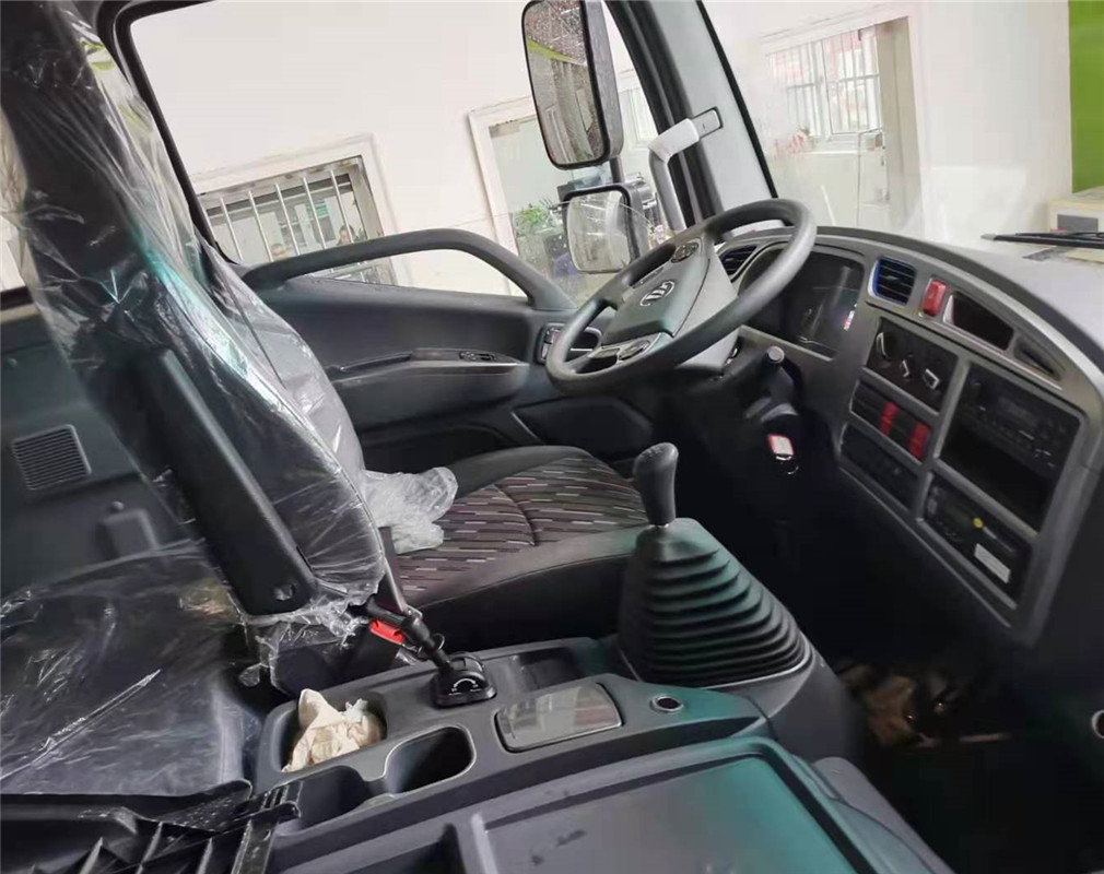 福田歐航6.8米雜項危險品廂式運輸車 福田歐航6.8米雜項危險品廂式運輸車