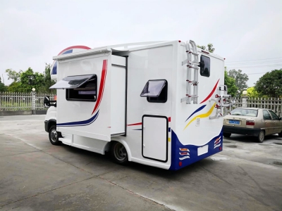 依維柯歐勝C型房車帶拓展倉 依維柯歐勝C型房車帶拓展倉