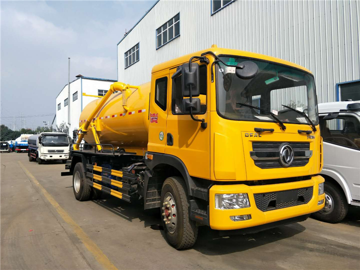 東風(fēng)大多利卡D9吸污車 東風(fēng)大多利卡D9吸污車