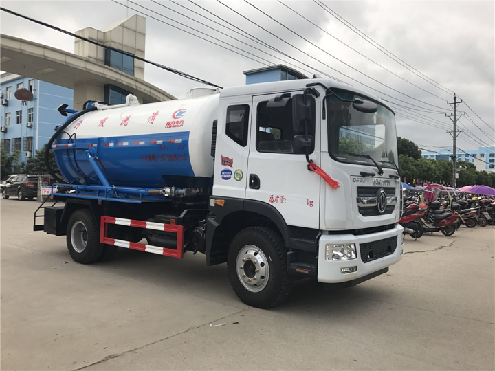 東風(fēng)大多利卡D9吸污車 東風(fēng)大多利卡D9吸污車