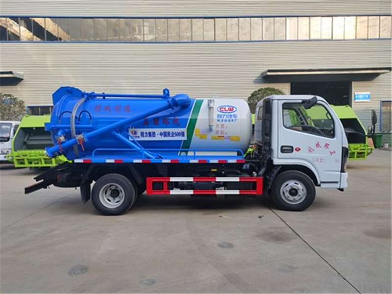 國六東風小多利卡4.2方吸污車