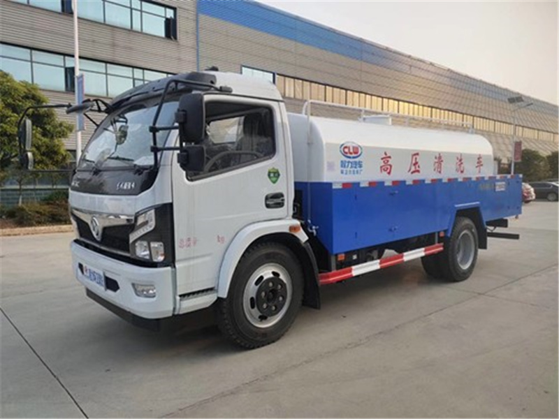 國(guó)六東風(fēng)8方清洗車