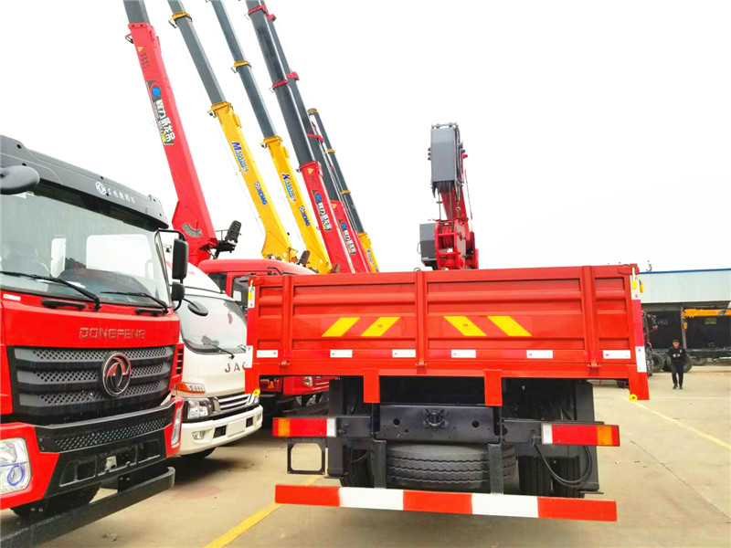 東風(fēng)天錦單橋8噸隨車吊 東風(fēng)天錦單橋8噸隨車吊