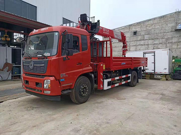 東風(fēng)天錦國六單橋隨車吊，上裝8噸各類吊機