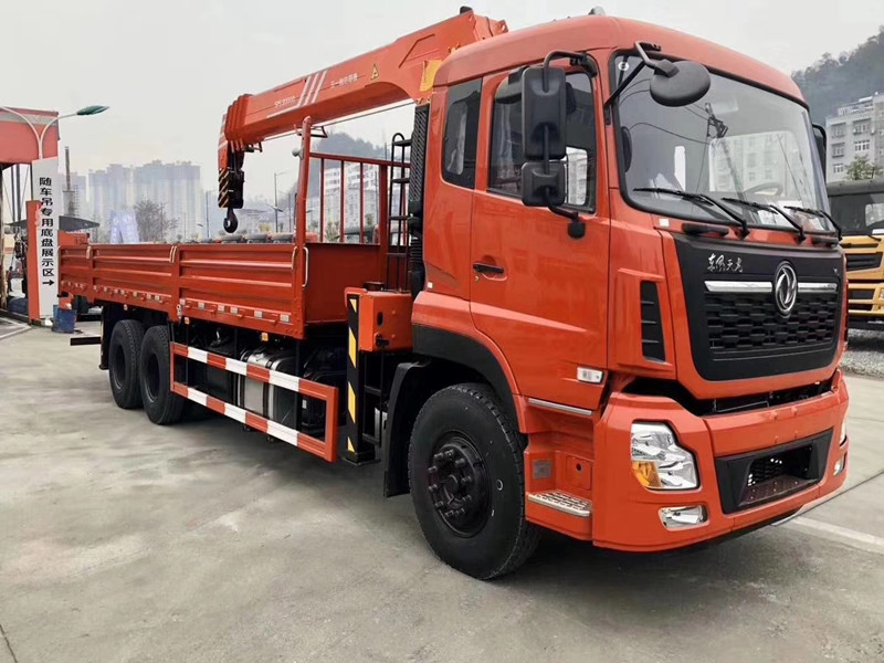 東風(fēng)天龍新款后八輪隨車吊