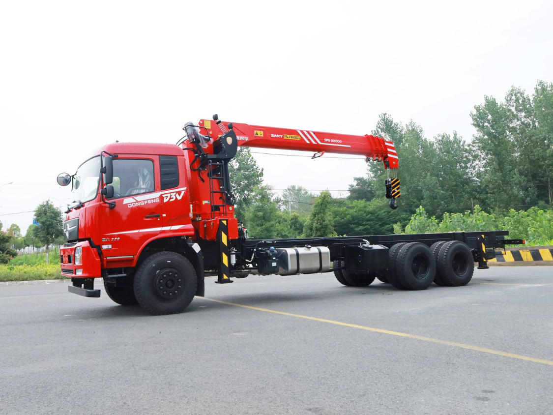 東風(fēng)暢行D3V后八輪，上裝三一12噸