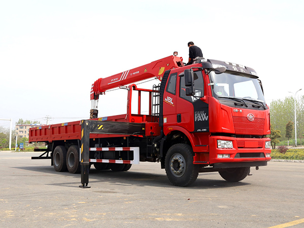 國(guó)六解放J6后八輪隨車吊專用底盤