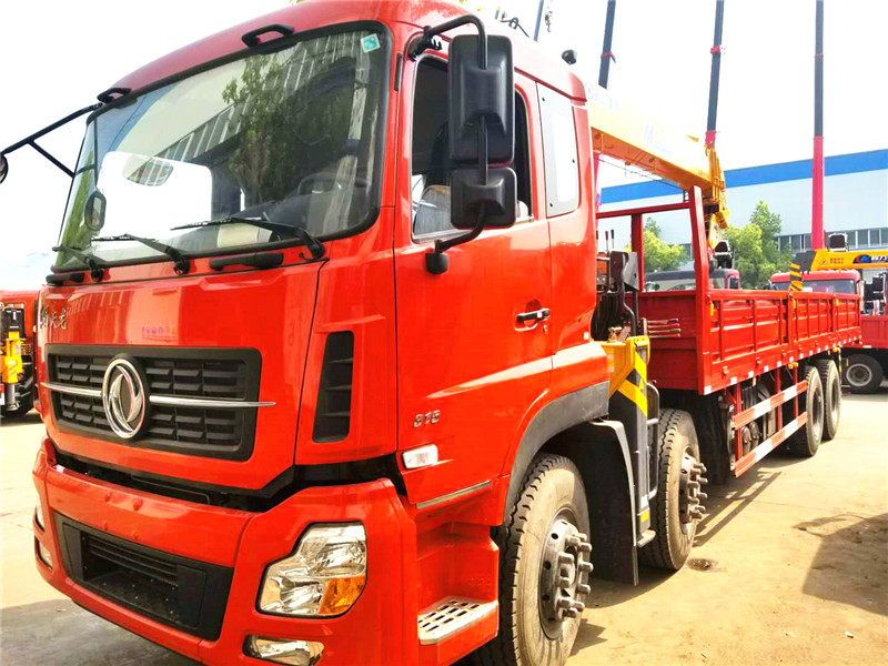 天龍前四后八12噸吊機(jī) 天龍前四后八12噸吊機(jī)