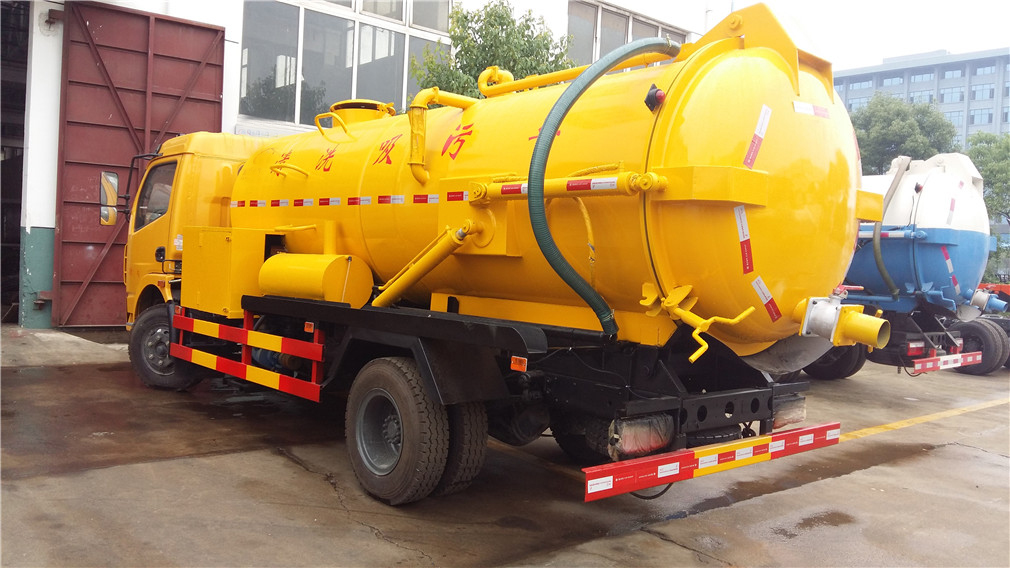 東風(fēng)大多利卡8方清洗吸污車 東風(fēng)大多利卡8方清洗吸污車