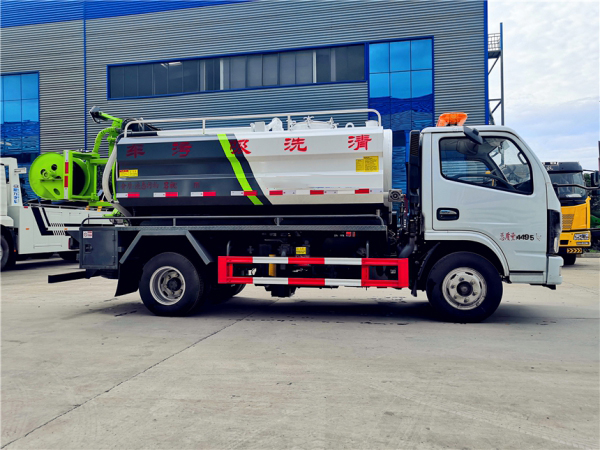 東風(fēng)多利卡4和2清洗吸污車 東風(fēng)多利卡4和2清洗吸污車