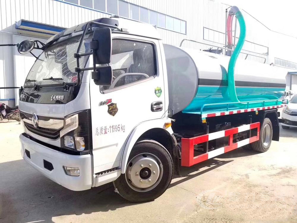國(guó)六8方東風(fēng)D7 吸糞車 國(guó)六8方東風(fēng)D7 吸糞車