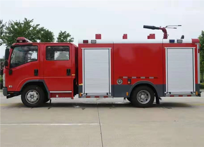 東風2.5噸水罐消防車 東風2.5噸水罐消防車