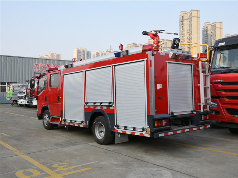 五十鈴4噸水罐消防車 五十鈴4噸水罐消防車