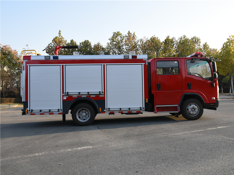 五十鈴4噸水罐消防車 五十鈴4噸水罐消防車